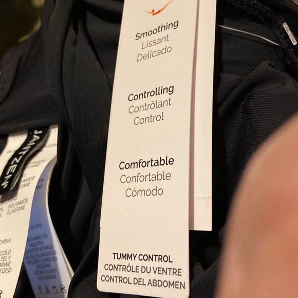 New with tags Jantzen Glamour Maillot Cap-Sleeve One-Piece Swimsuit Black 22W - Picture 12 of 16